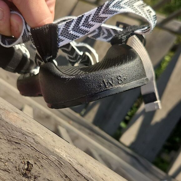 Chaco Z/Cloud 2 Sandals Women’s Size 8 Black & White Chevron Straps - Picture 5 of 8
